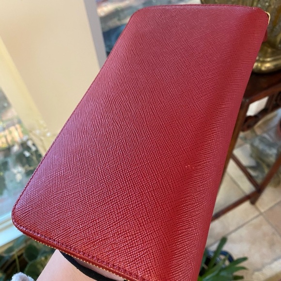 Authentic Prada Red Saffiano Leather Wallet Clutch - Picture 5 of 8